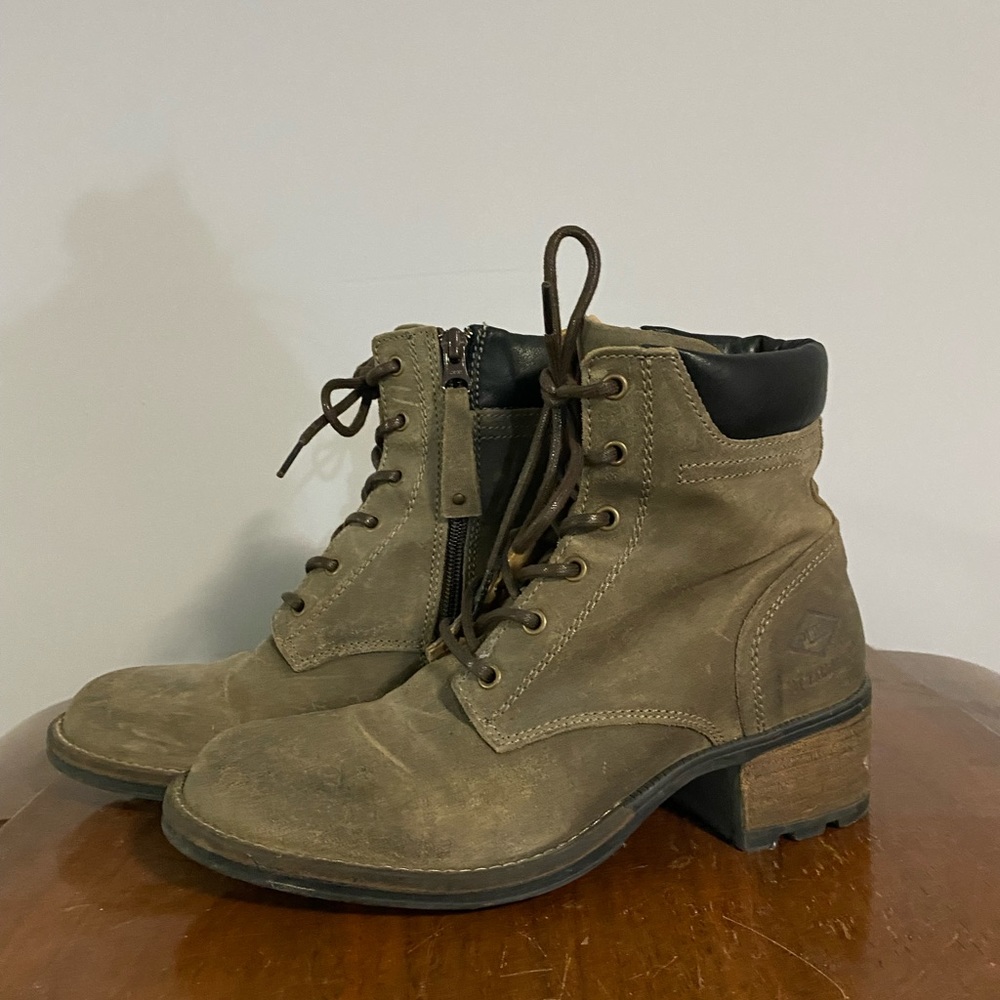 Leather western style boots size 38